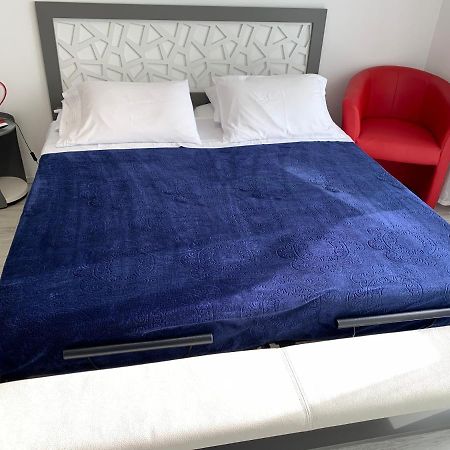 B&B Kelly Plus โลซาน ภายนอก รูปภาพ